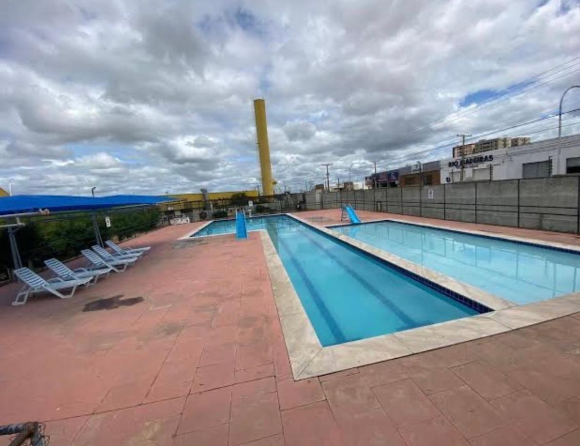 Apto Para Ate 4 Pessoas,Otima Localizacao, Area De Lazer Com Conveniencia E Piscina Para Crianca 페트롤리나 외부 사진
